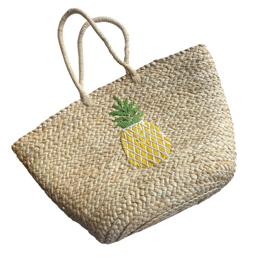 MiMi’s straw cooler tote
